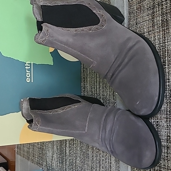 Earth Denali Aspect grey suede boot size 8 - Picture 2 of 4
